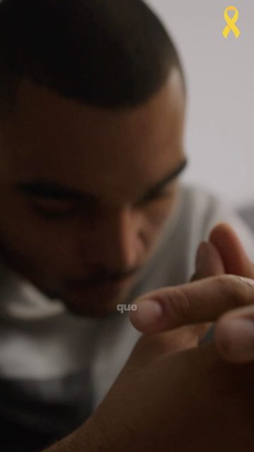Hay conversaciones que muchas personas evitan porque sienten que nombrarlas las hace más reales.
Septiembre es el mes mundial de la prevención del su*cidio, y lo que más necesita esta fecha no es un dato estadístico, necesita que más personas sepan reconocer cuándo alguien a su alrededor está en un momento de dolor muy profundo.💛
Conoce VIVE CENTRO DE PSICOLOGÍA desde el link de nuestro perfil 🫶
#saludmental #terapiaemocional
#psicologos #psicologia #terapia